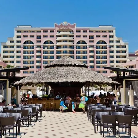 Dit Majestic Beach アパート サニービーチ